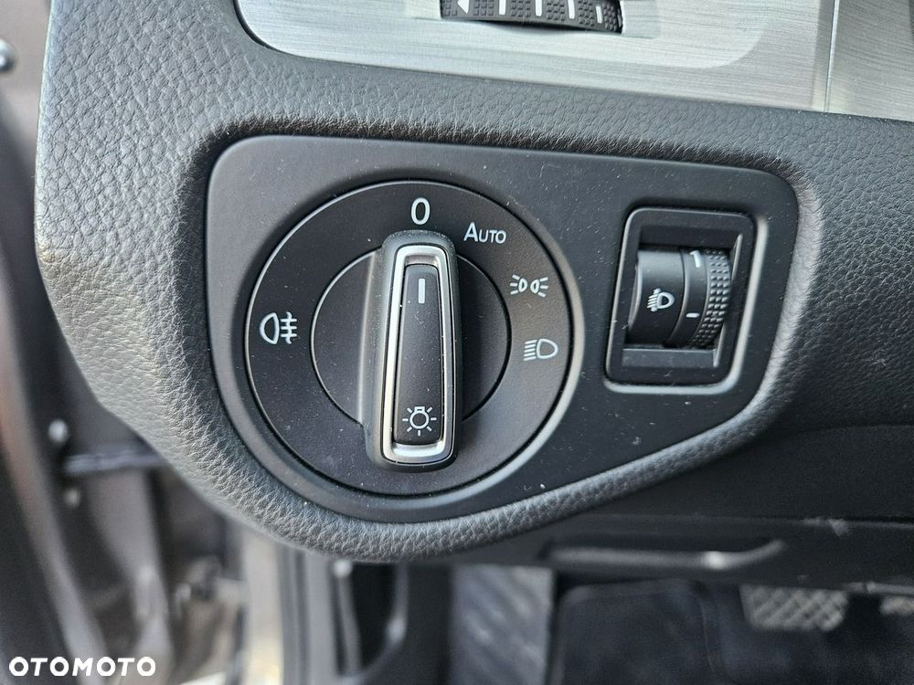 Volkswagen Golf - 14