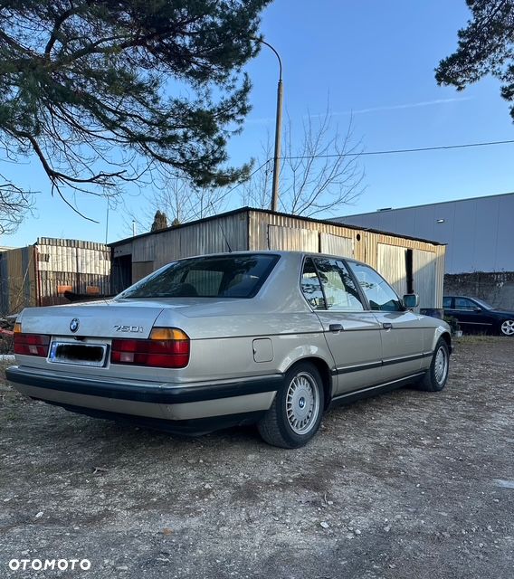 BMW Seria 7 750i - 4