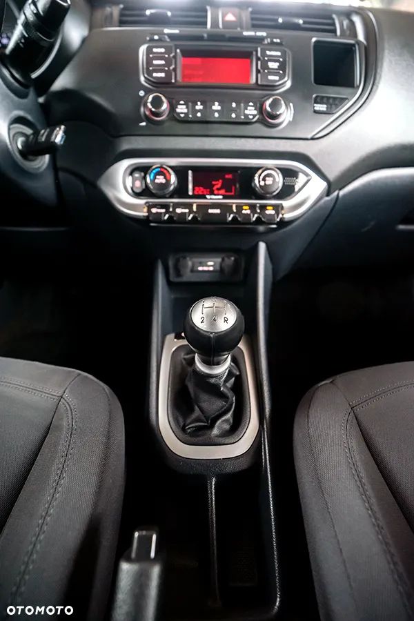 Kia Rio 1.2 Dream Team Edition - 23