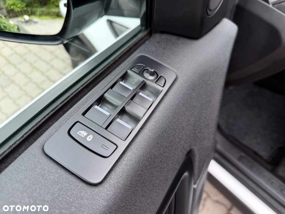 Land Rover Discovery Sport TD4 SE - 12