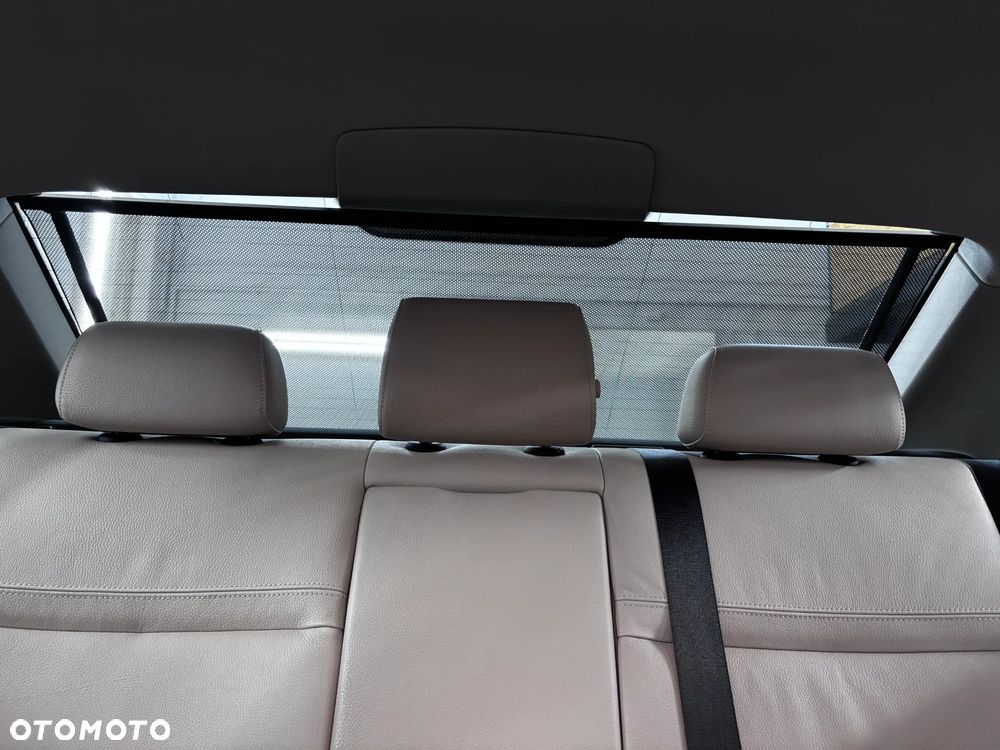BMW Seria 3 335i Sport-Aut Luxury Line - 19