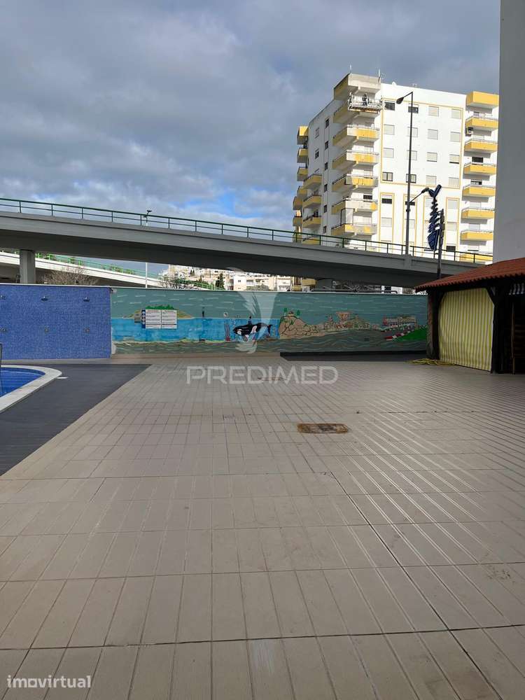 Apartamento com piscina e lugar de garagem na praia da rocha - Grande imagem: 3/8