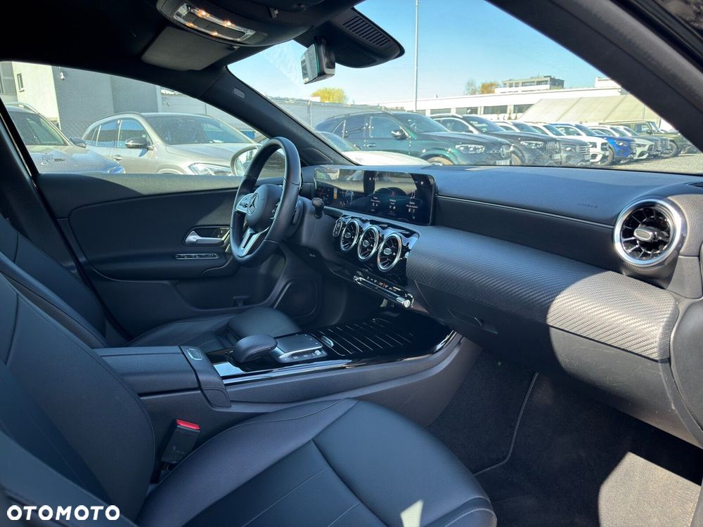 Mercedes-Benz Klasa A 180 7G-DCT - 19