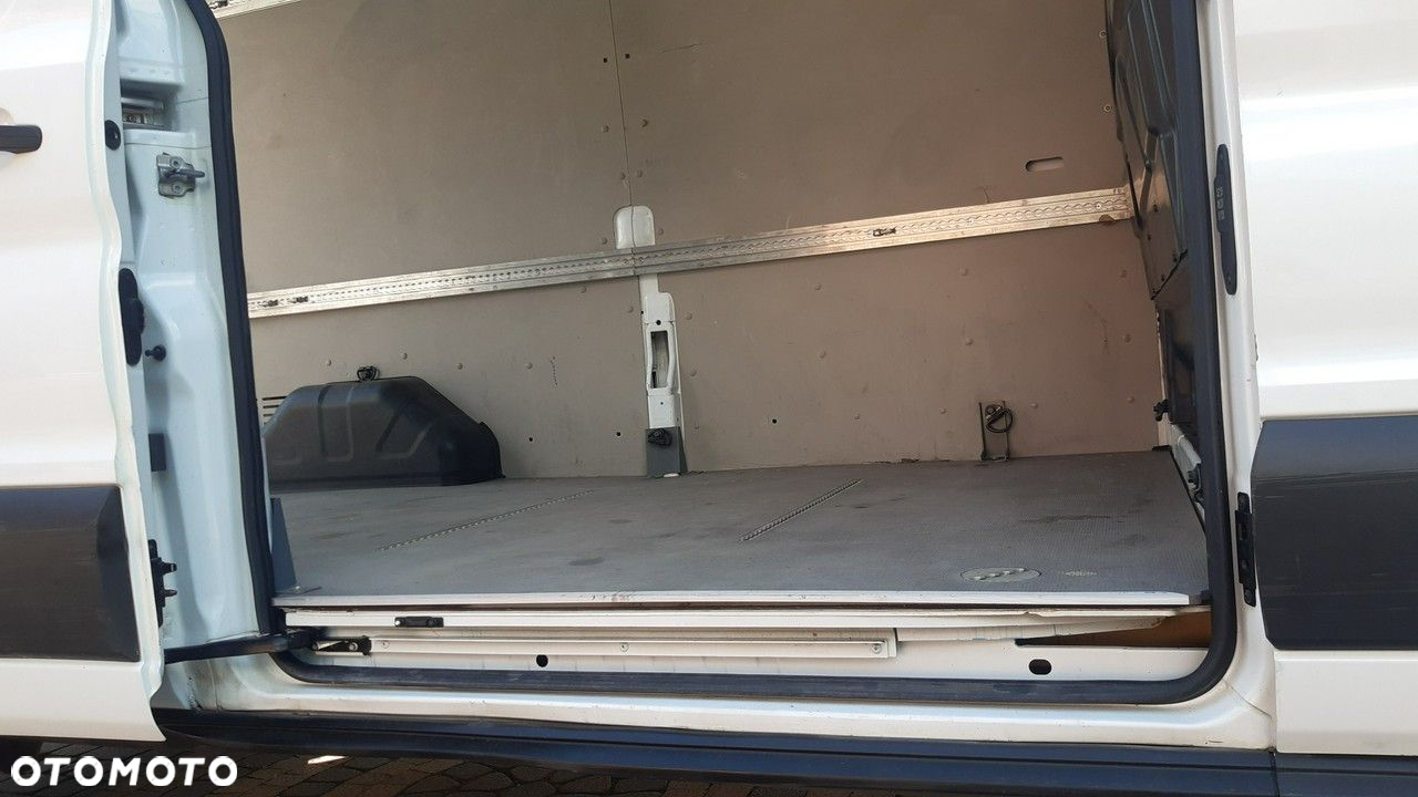 Ford Transit - 19