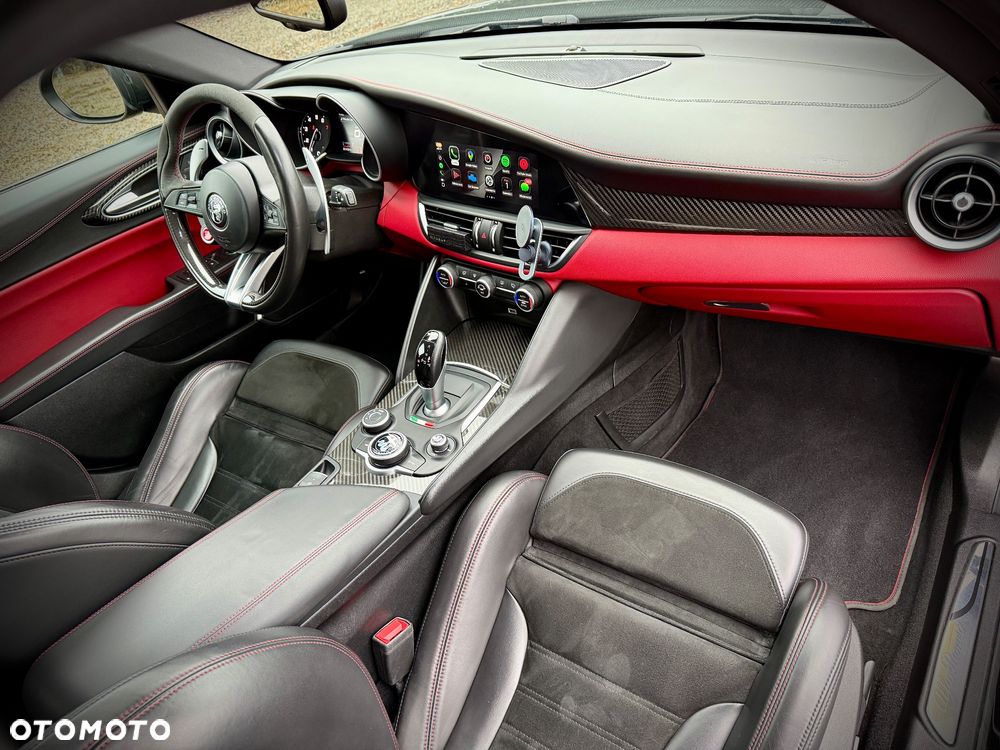 Alfa Romeo Giulia 2.9 V6 Bi-Turbo AT8 Quadrifoglio - 9