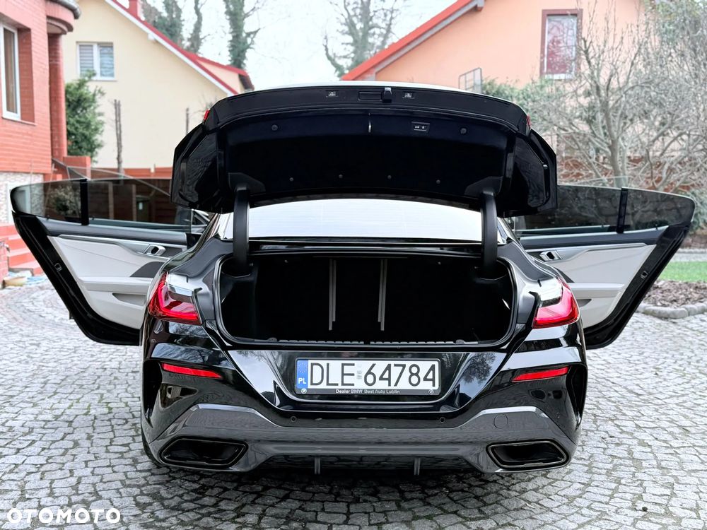 BMW Seria 8 - 12