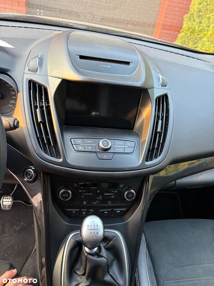 Ford Kuga - 27
