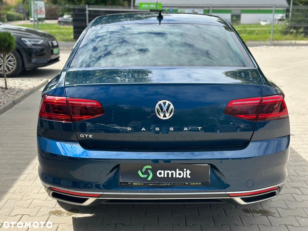 Volkswagen Passat - 9