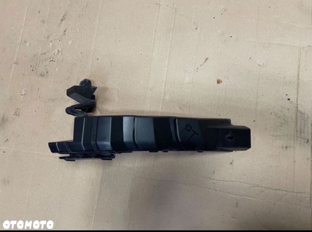 Ślizg zderzaka tył Jaguar f-pace x761