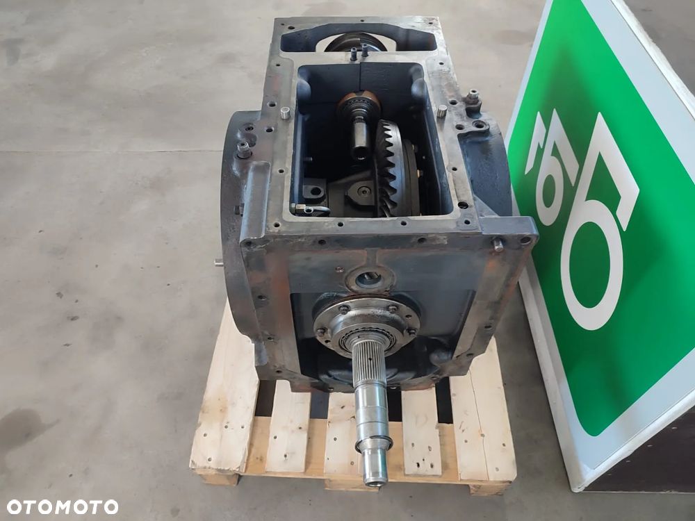 Dyferencjał tylny 224852A5 CASE MX 270 MAGNUM - 4