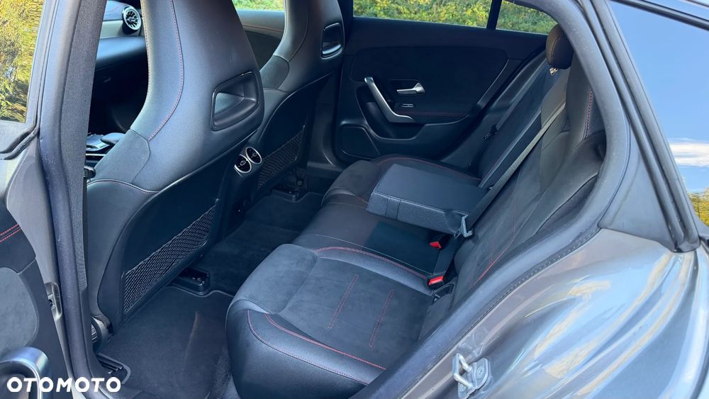 Mercedes-Benz CLA 200 AMG Line 7G-DCT - 20