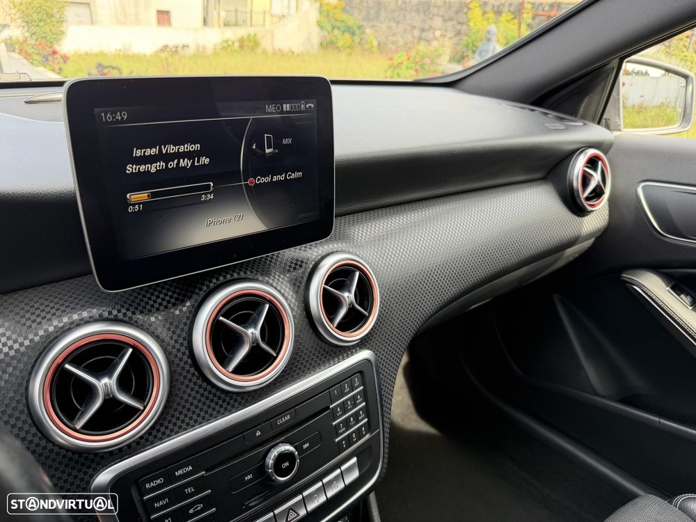 Mercedes-Benz A 180 d AMG Line - 12