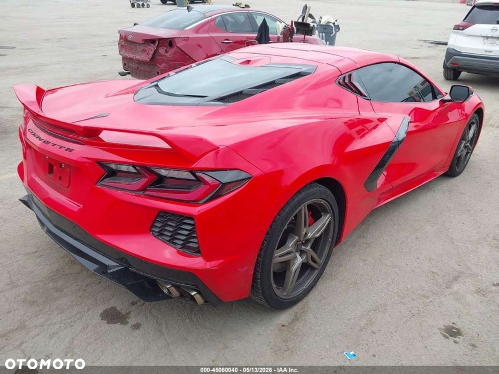 Chevrolet Corvette - 4