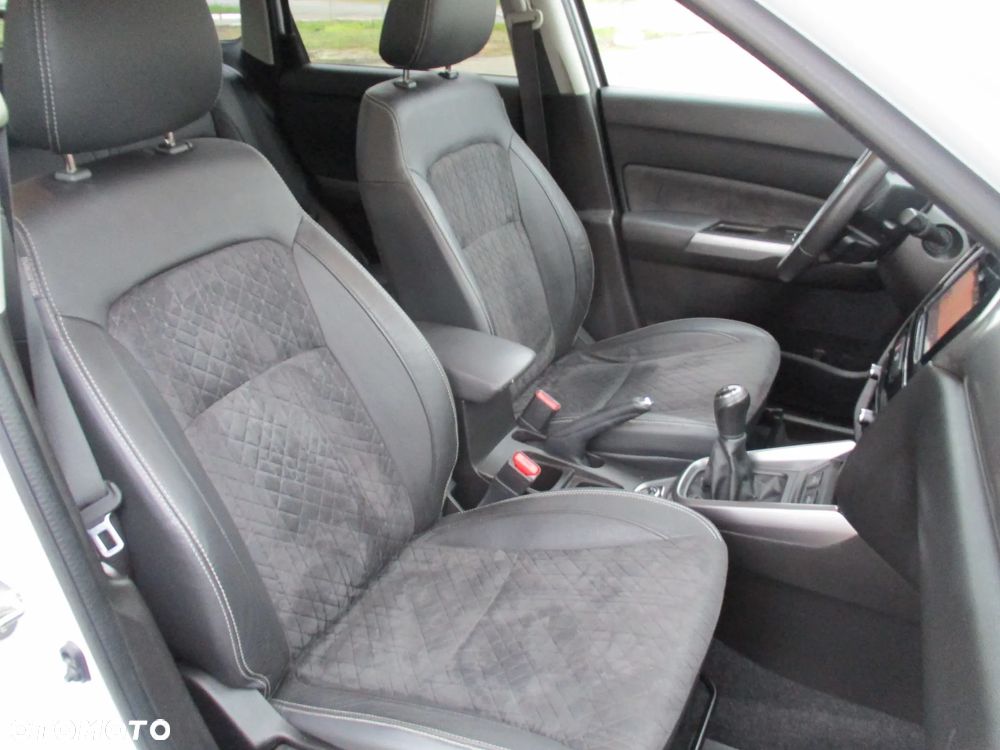 Suzuki Vitara 1.0 Boosterjet Premium 4WD - 8