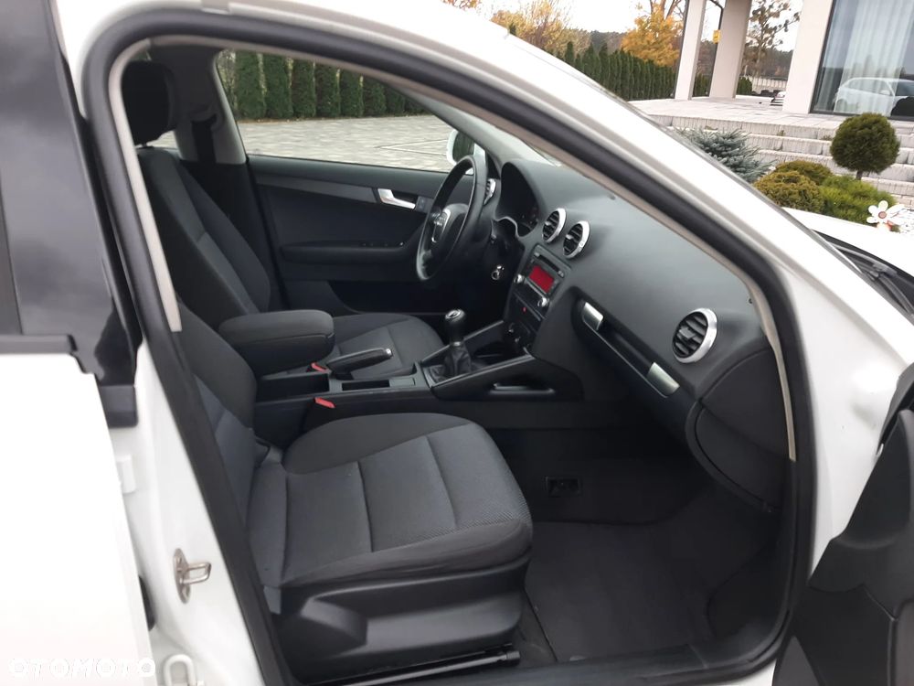 Audi A3 Sportback 1.6 Ambition - 17