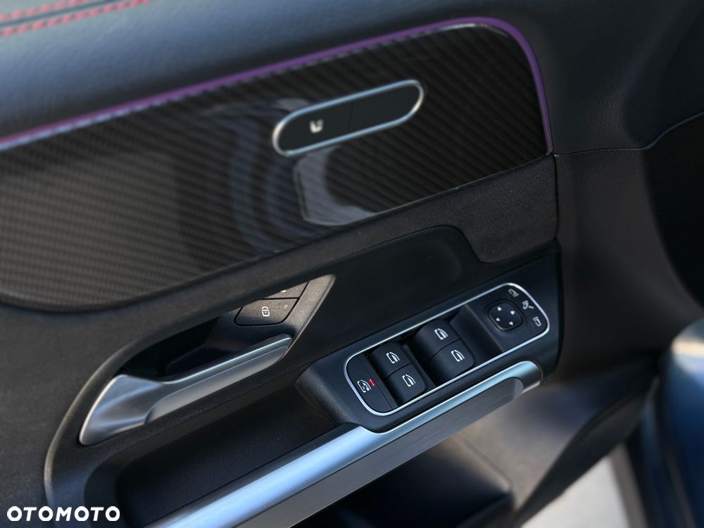 Mercedes-Benz GLB 250 4Matic 8G-DCT AMG Line - 17