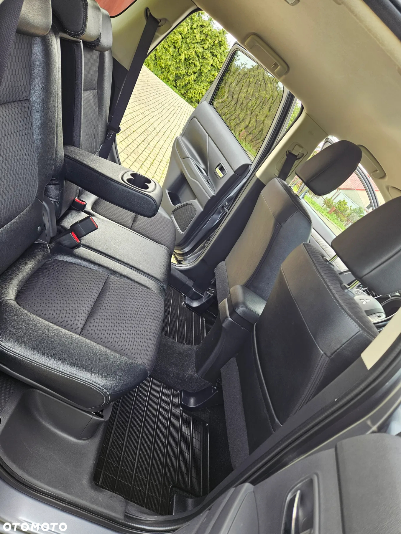 Mitsubishi Outlander 2.0 Intense CVT - 30