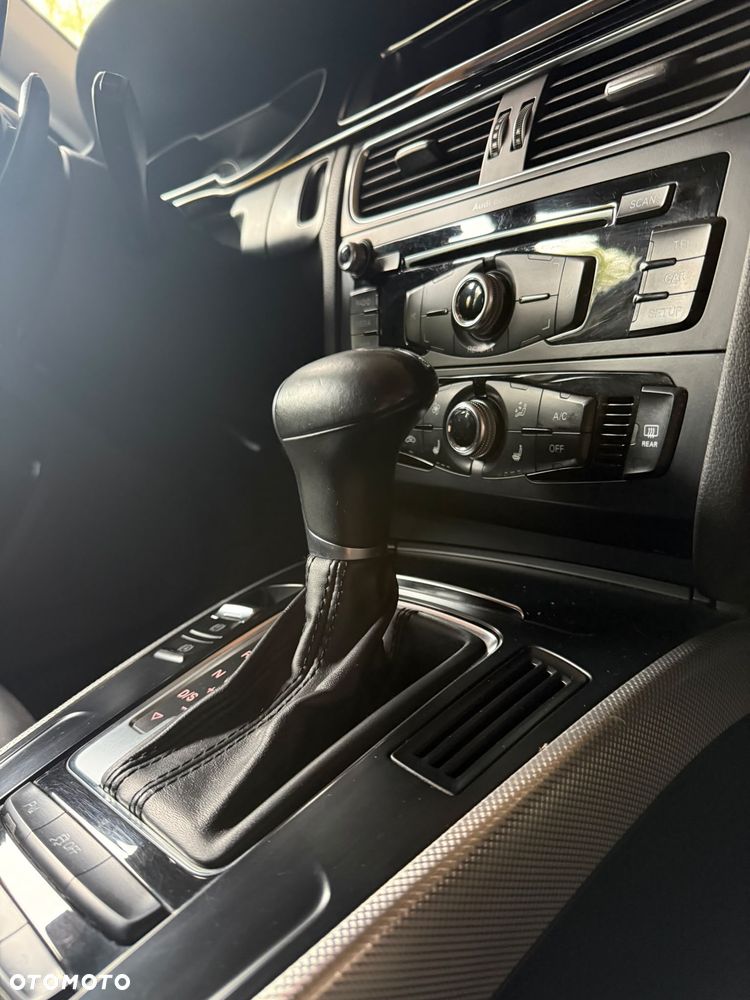 Audi A4 Limousine - 13