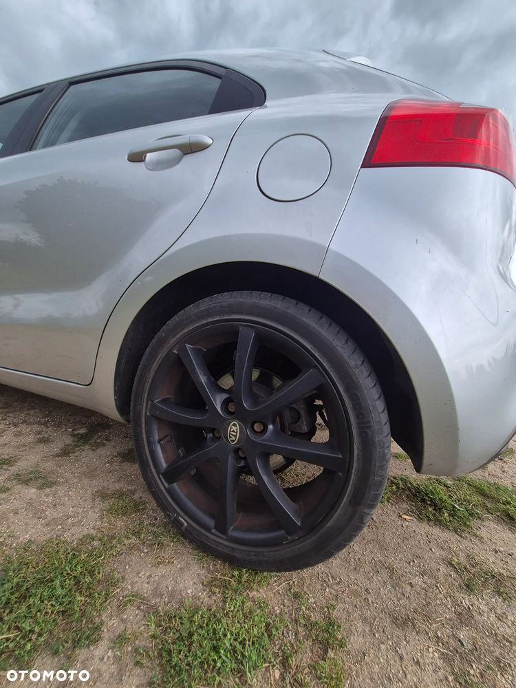 Kia Rio 1.1 CRDI Attract - 8