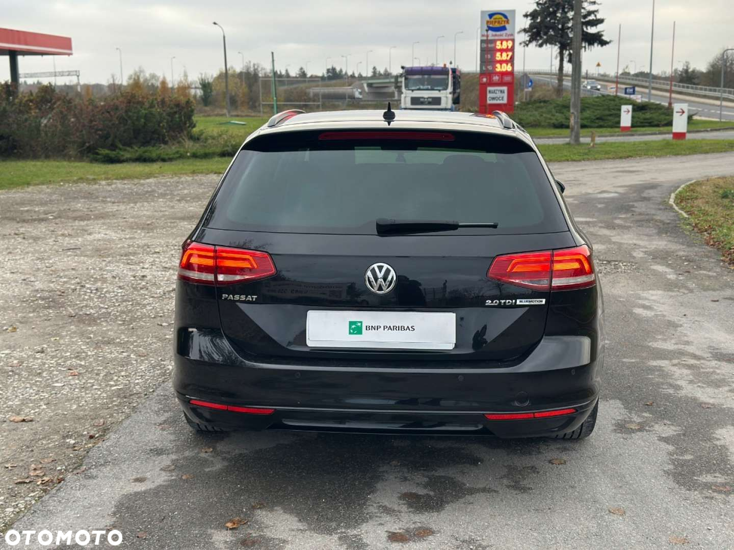 Volkswagen Passat 2.0 TDI SCR Comfortline - 13