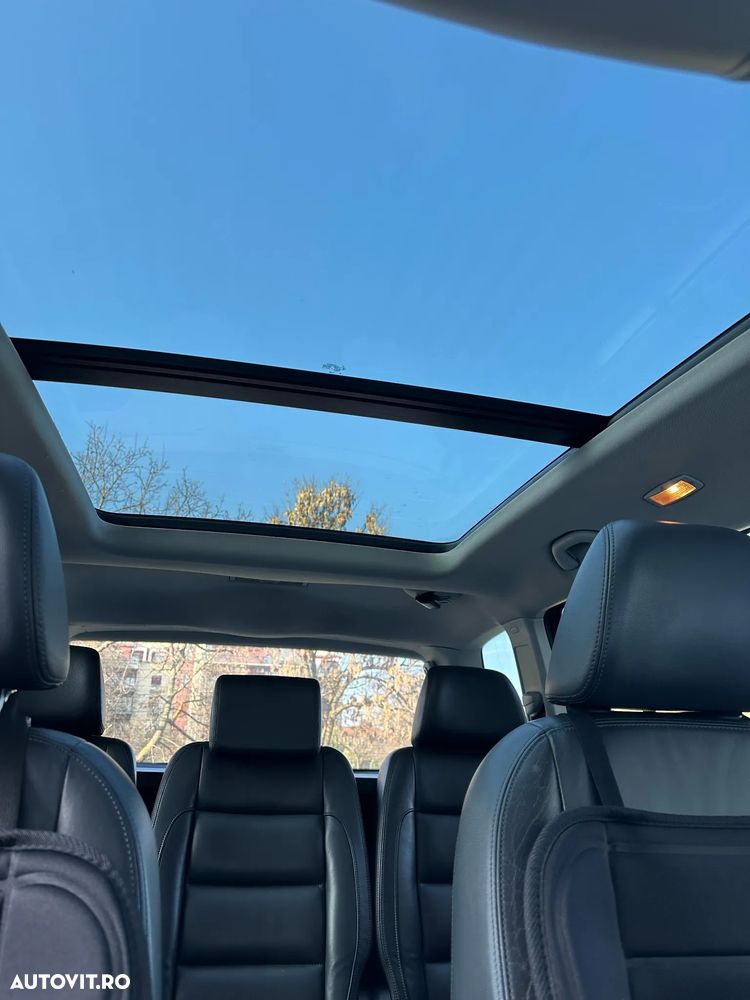 Volkswagen Touran 2.0 TDI DPF DSG Highline - 3