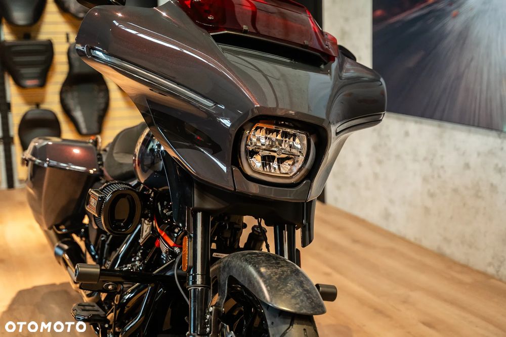 Harley-Davidson CVO Street Glide - 7