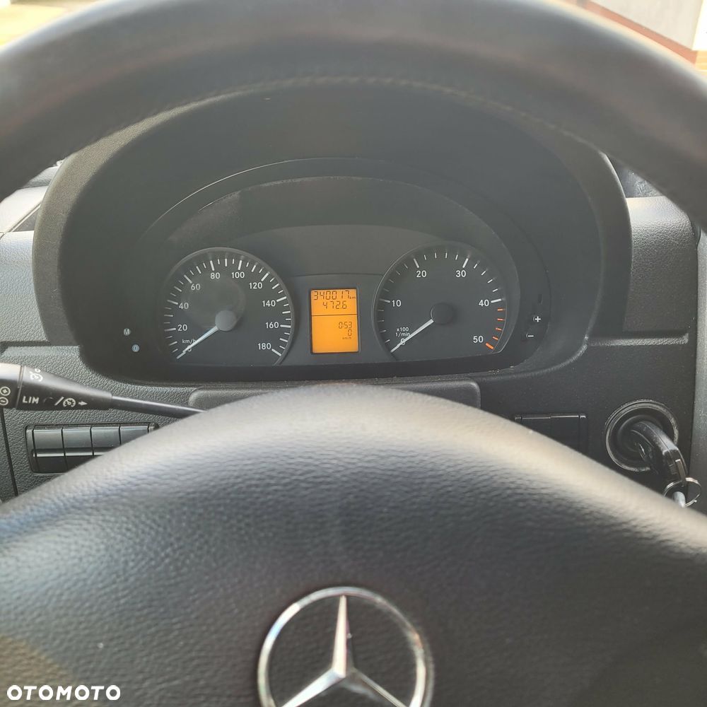 Mercedes-Benz Sprinter - 13