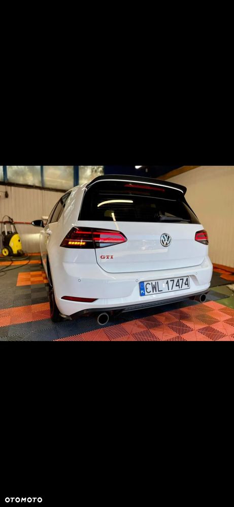 Volkswagen Golf - 3