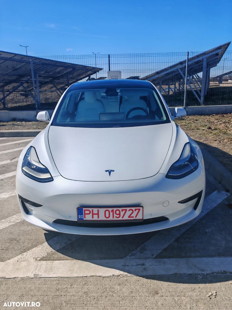 Tesla Model 3 - 6