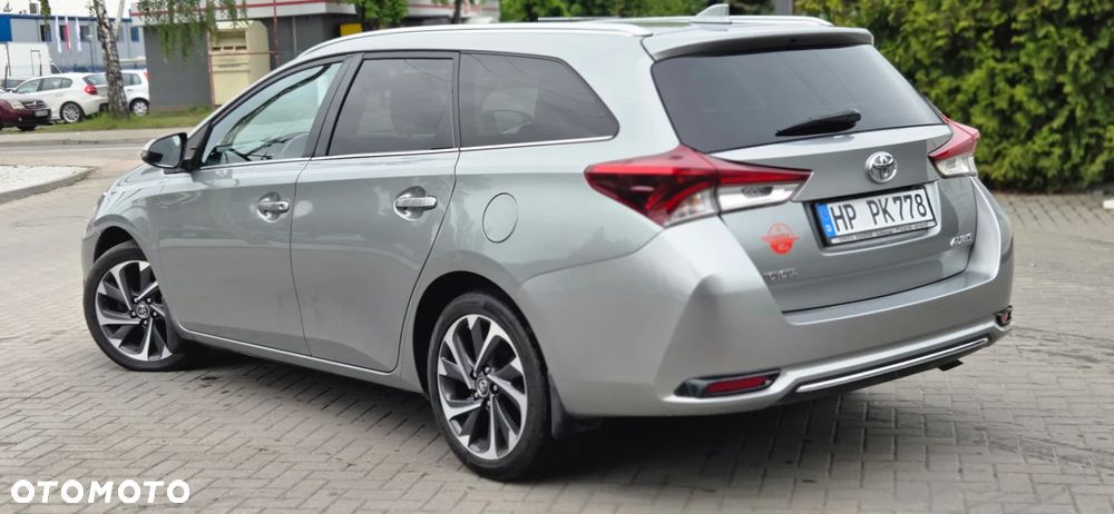 Toyota Auris 1.6 D-4D Design Edition - 8