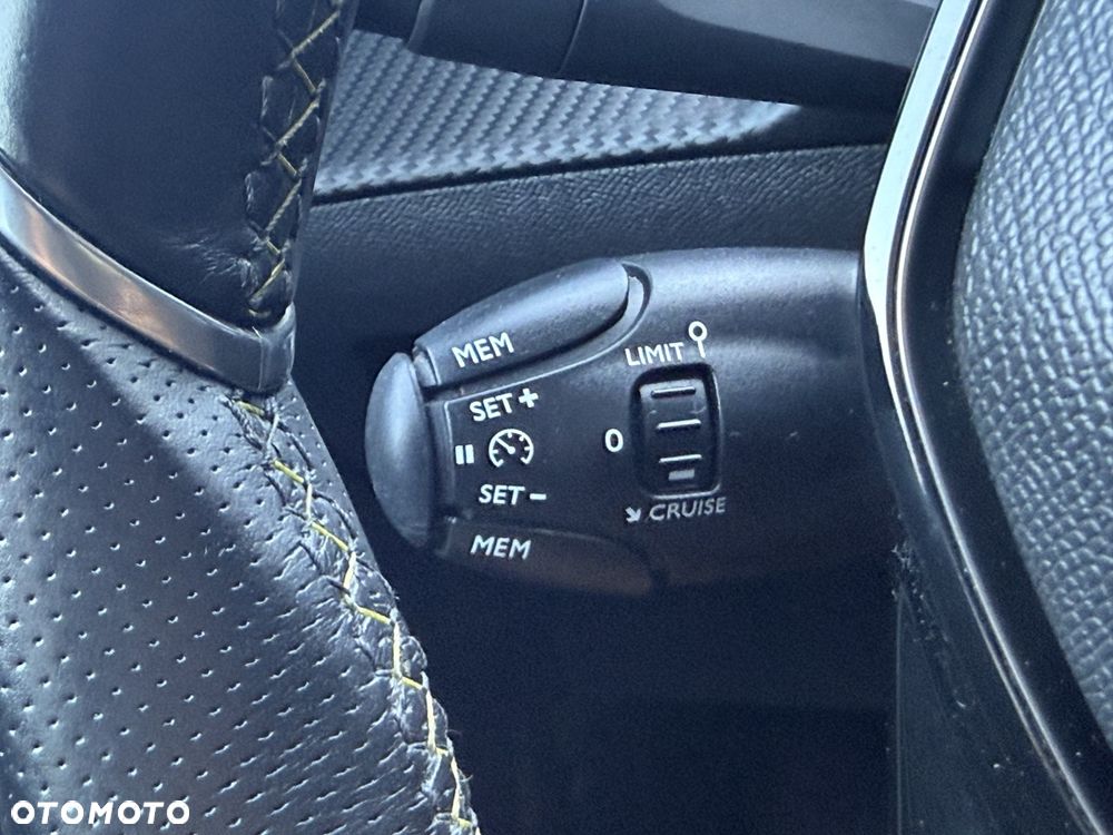 Peugeot 2008 PureTech 130 GT - 16