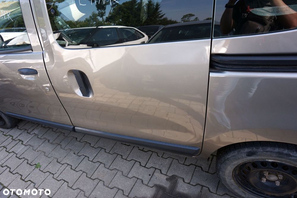 DRZWI TYLNE LEWE DOKKER LIFT TEHNK 801008218R BEŻOWY DACIA 2017-2021 - 4