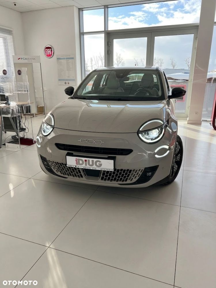 Fiat 600 1.2 Turbo Icon eDCT - 3