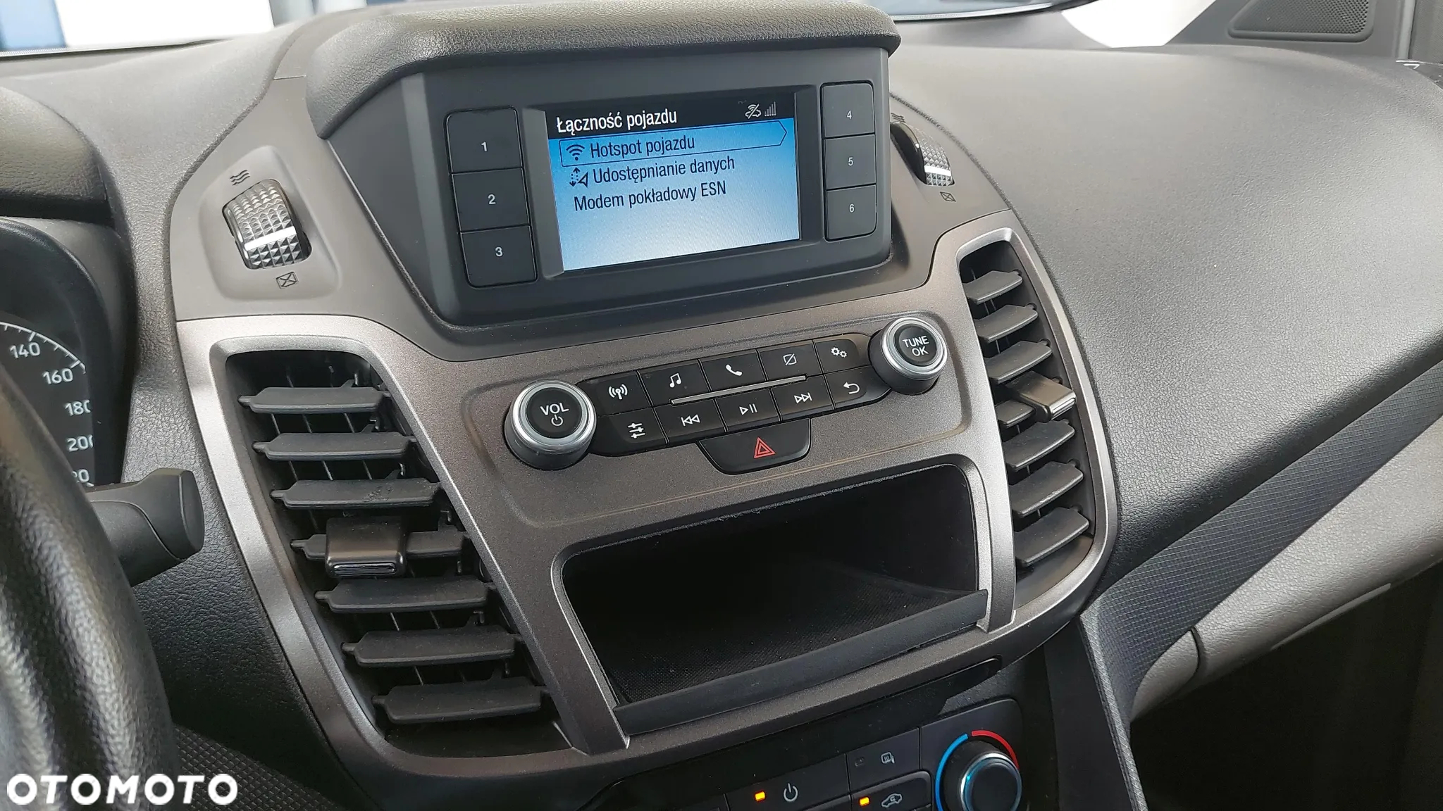 Ford CONNECT - 27