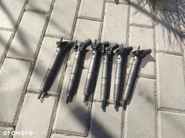 Wtrysk Pompowtryskiwacz Audi A4 A6 A8 3.0 TDI 059130277AA 059130277J