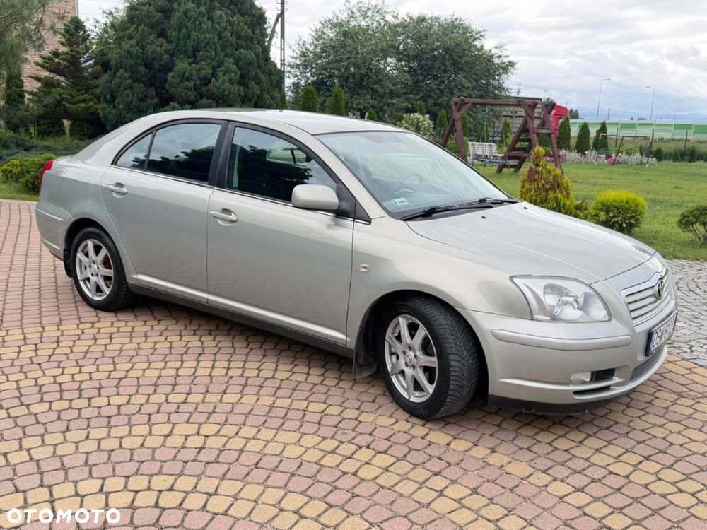 Toyota Avensis - 4