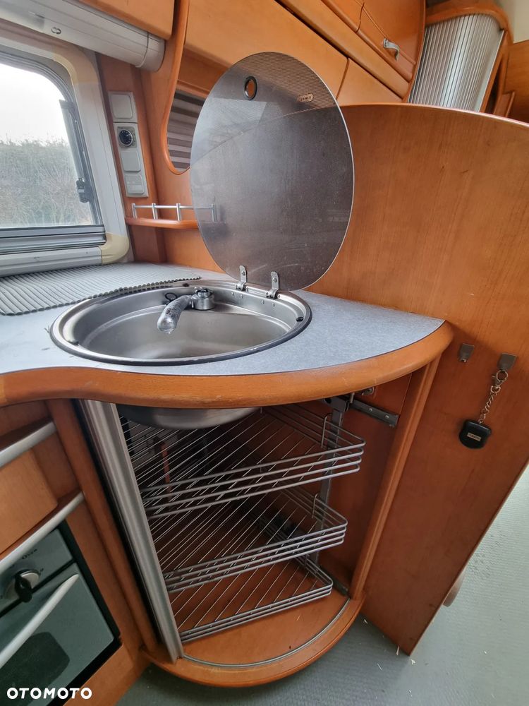 Mercedes-Benz 316 - 18