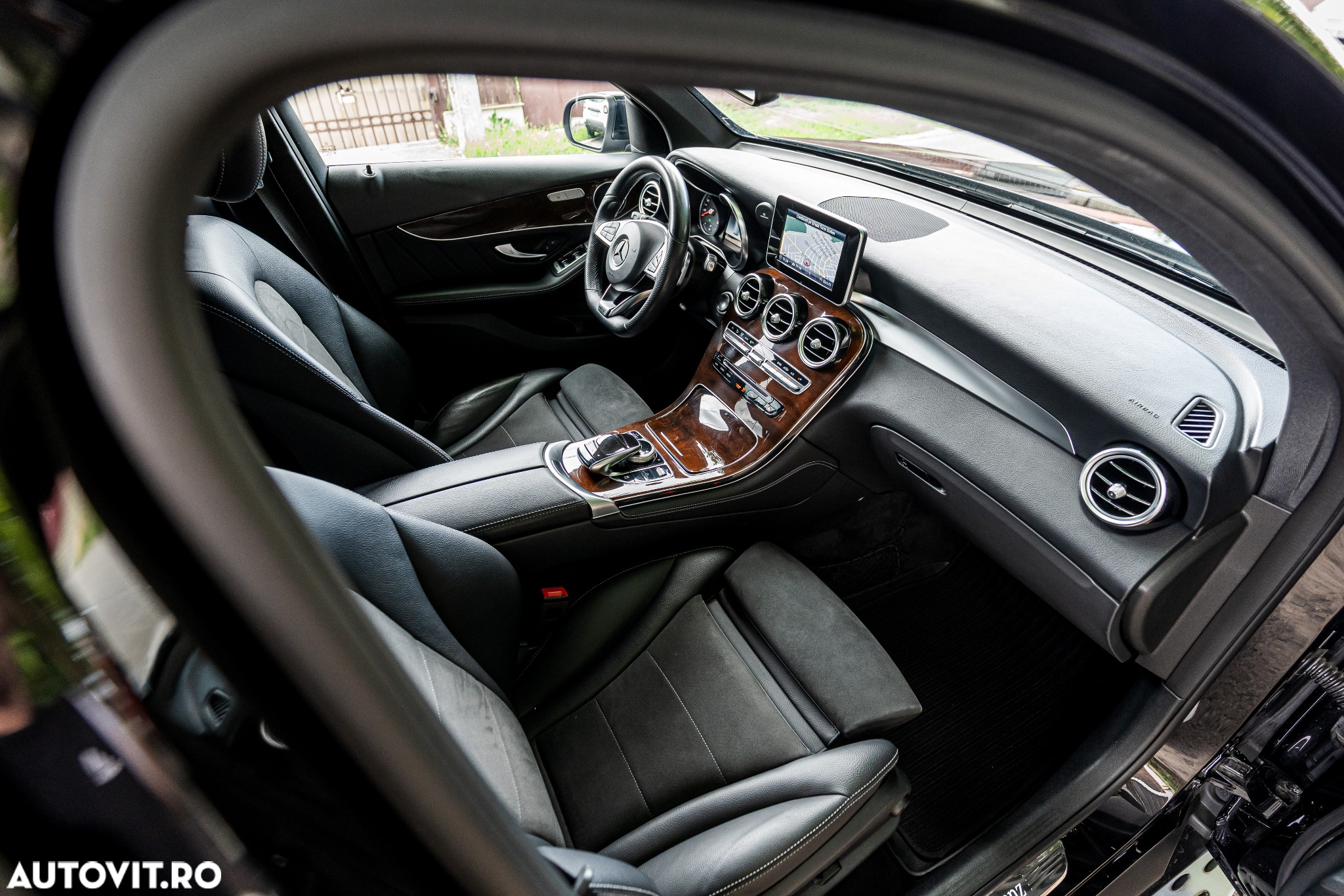 Mercedes-Benz GLC 350 d 4Matic 9G-TRONIC AMG Line - 28