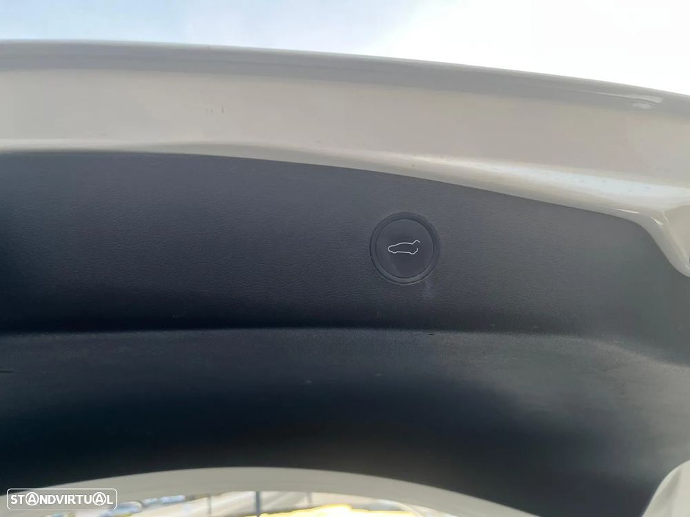 Tesla Model 3 RWD - 39