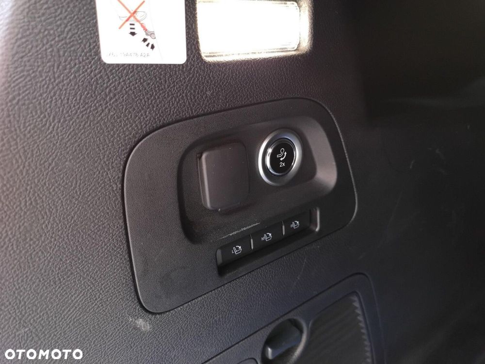 Ford S-Max - 39