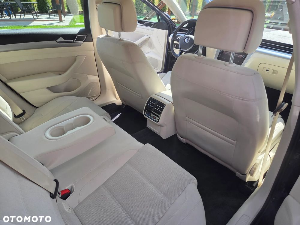 Volkswagen Passat 2.0 TDI BMT Comfortline - 15