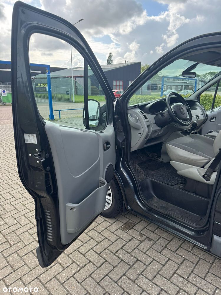 Opel Vivaro - 11
