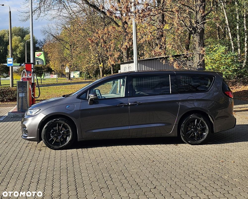 Chrysler Pacifica 2022 photo 3