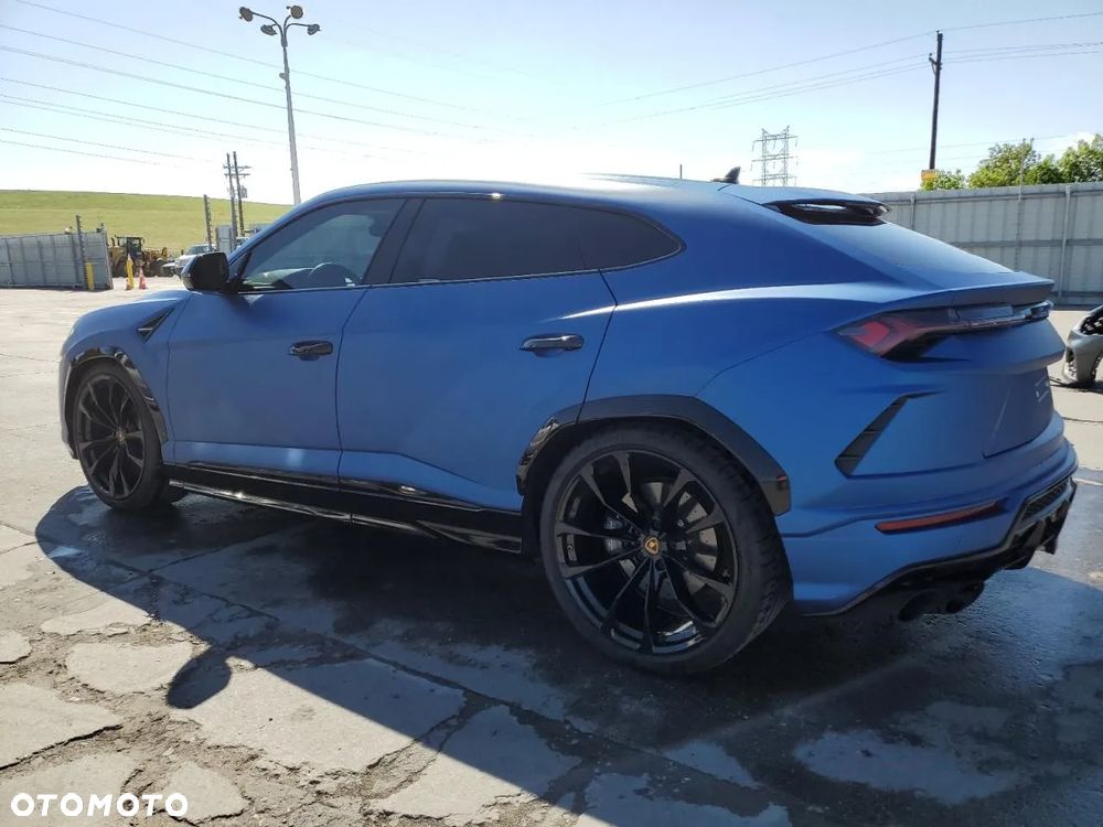 Lamborghini Urus Standard - 3