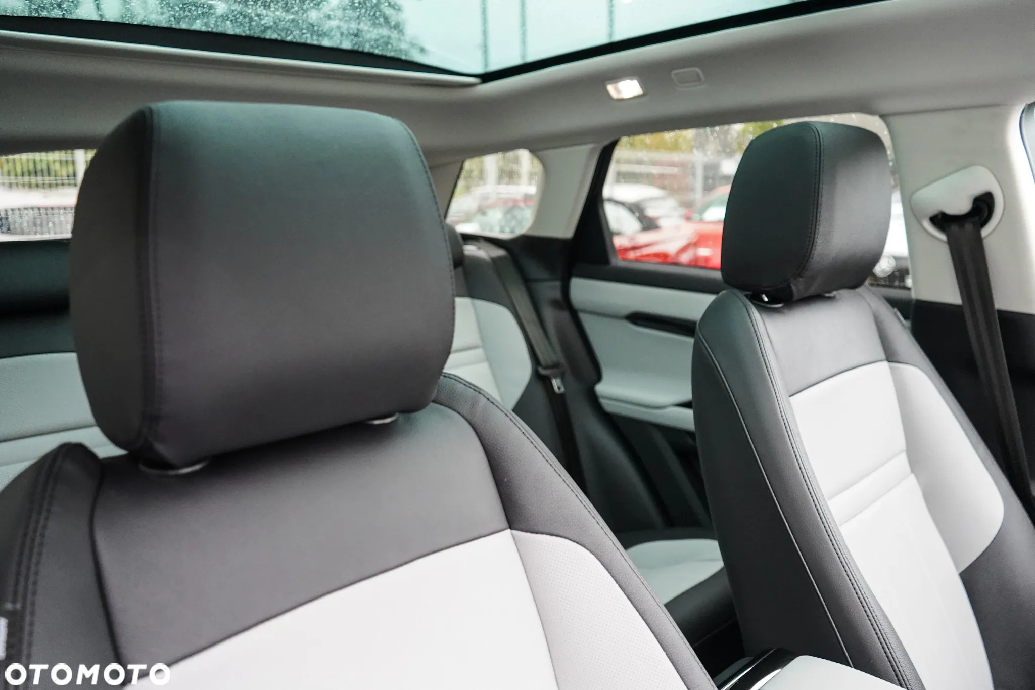 Land Rover Range Rover Evoque - 16