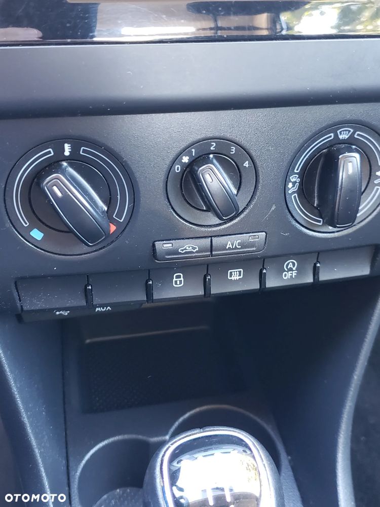 Skoda RAPID - 24