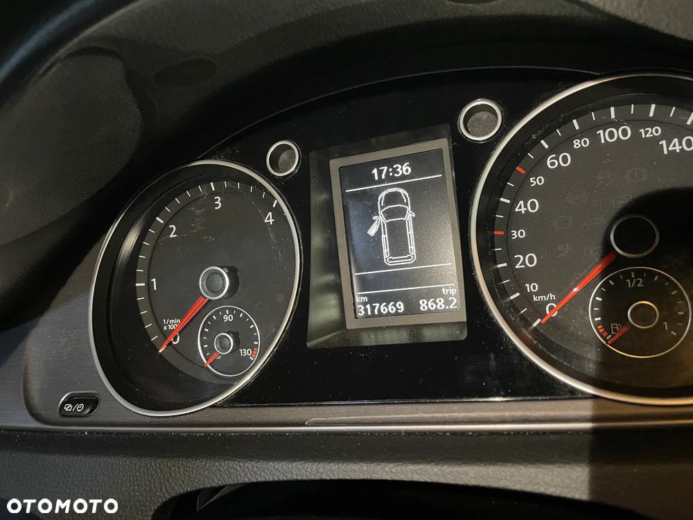 Volkswagen Passat 2.0 TDI Comfortline - 9