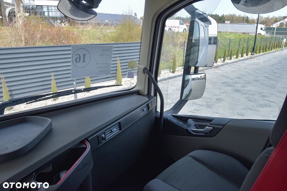 Volvo FH500 / EURO 6 / KLIMATYZACJA POSTOJOWA / ACC / LEDY / 2 ZBIORNIKI / FULL SPILERY / SERWISOWANY / SPROWADZONY - 27