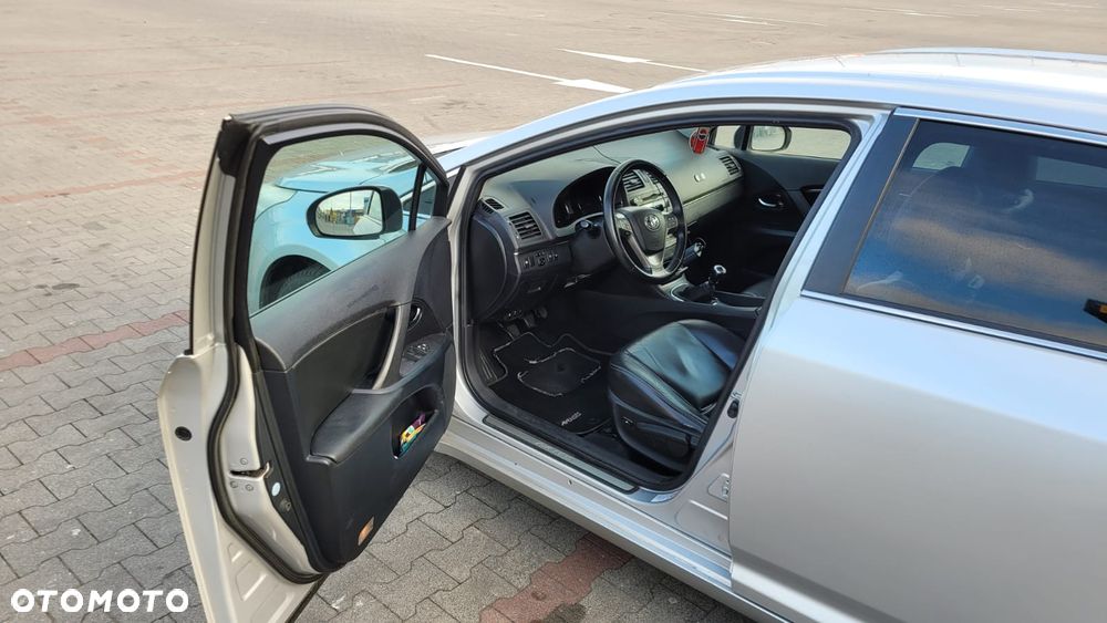 Toyota Avensis 2.0 D-4D PowerBoost Premium - 2