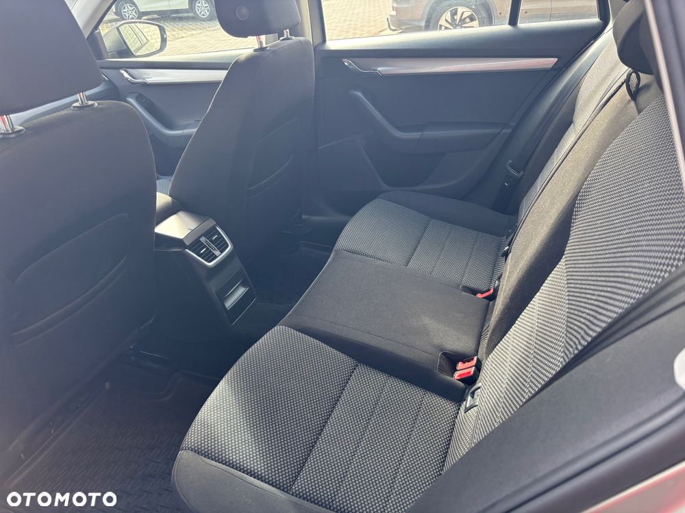 Skoda Octavia 1.4 TSI Ambition - 10